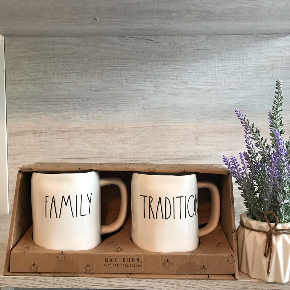 ☕️FAMILY  AND TRADITION ☕️ MUG